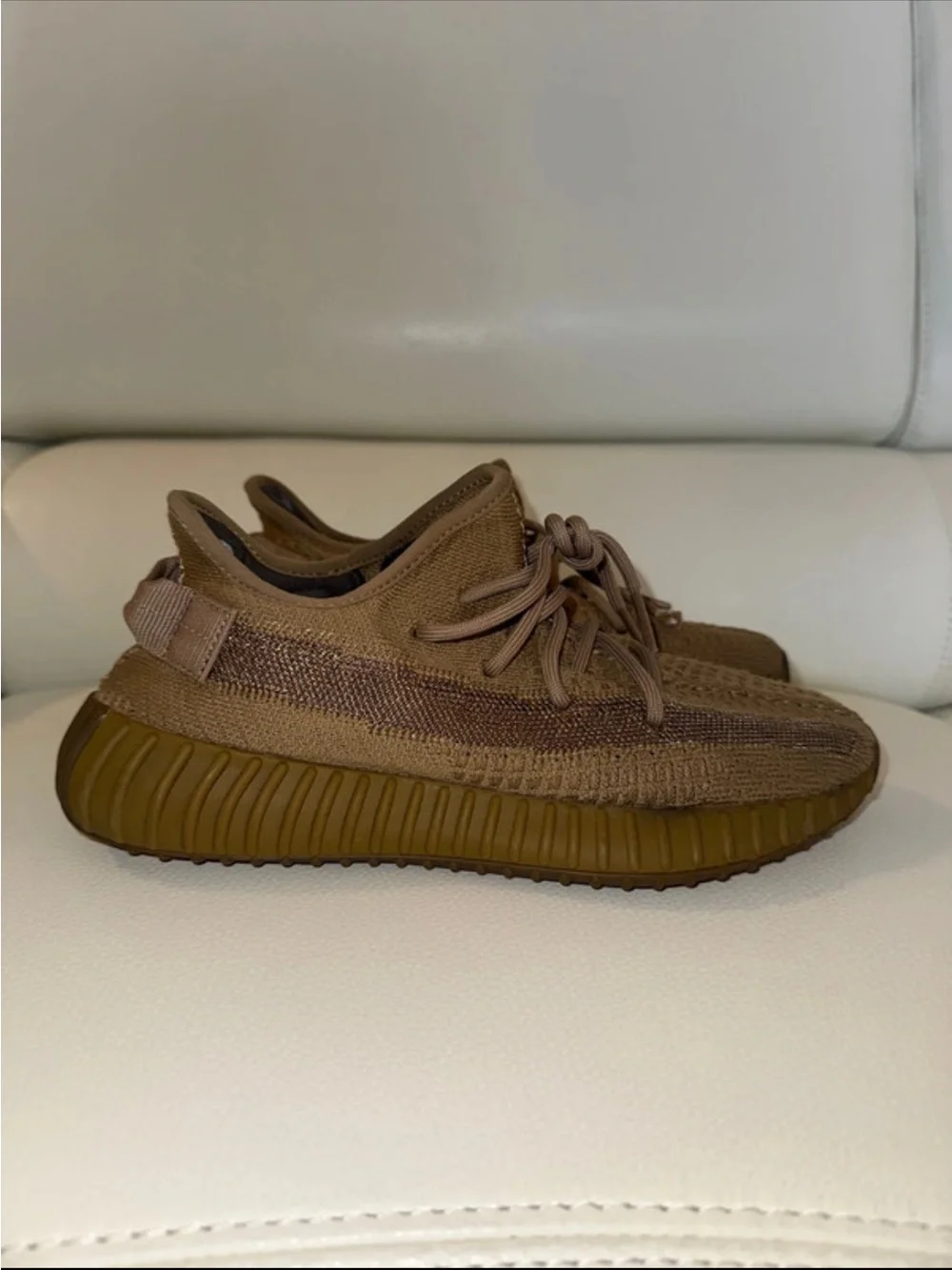 YEEZY WOMEN’S SNEAKERS